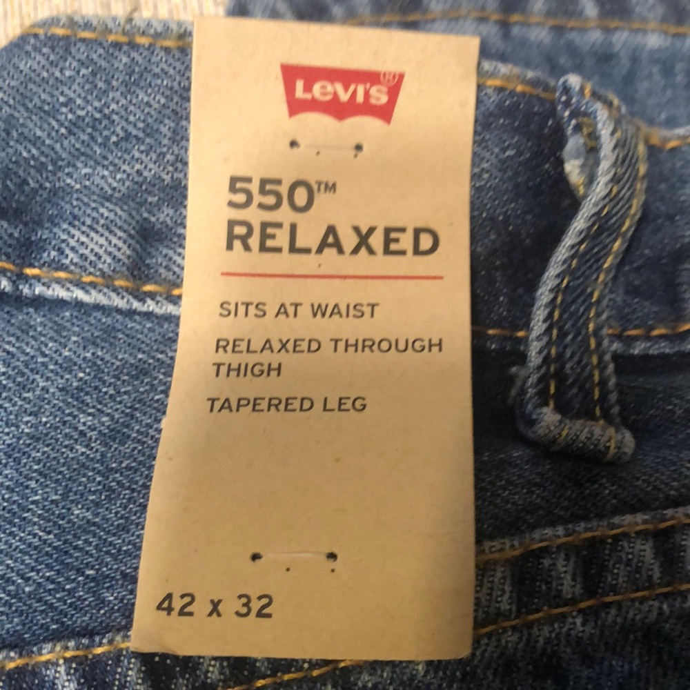Brand new with tags 42/32 550 Relaxed fit